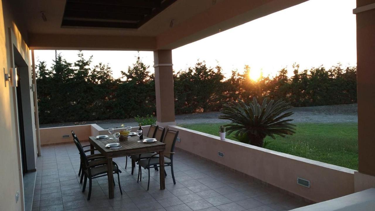 Kos Villa - Family Comfort With Large Garden, Jacuzzi Extérieur photo